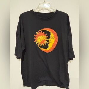 Black T-Shirt with Sun and Moon Graphic size X-large